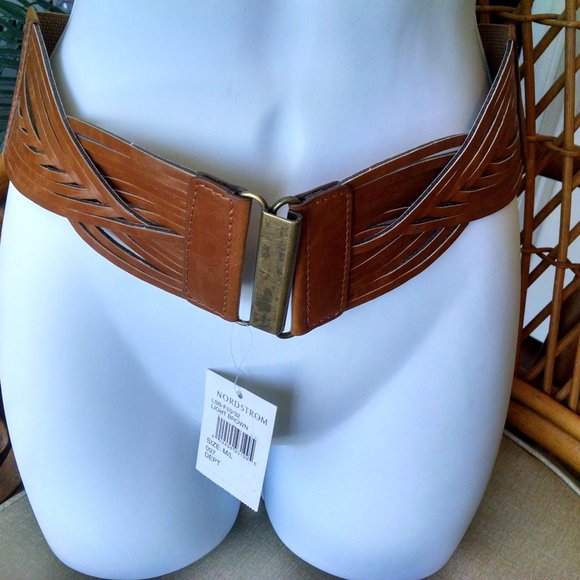 Nordstrom Accessories - Nordstrom Light Brown Leather Stretch Belt ML